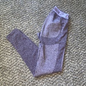 Gymshark leggings w/ contour - size Medium